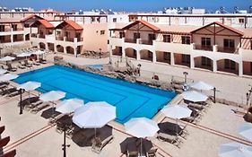 Comfortable Apartment In Larnaca With Shared Pool